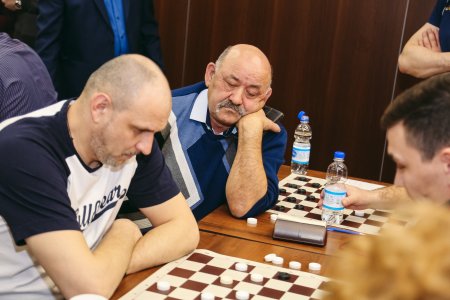 Ханты-Мансийские медики стали сильнейшими в состязаниях по шахматам и шашкам