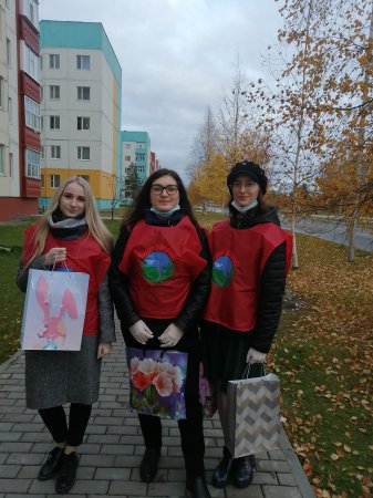 Профсоюзные активисты Покачевской больницы поздравили ветеранов здравоохранения