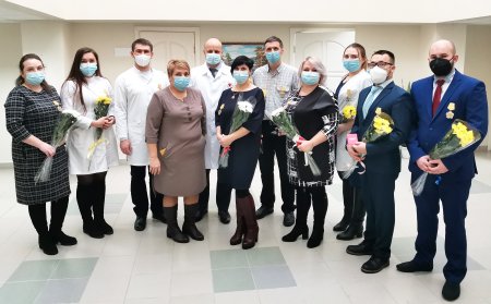 "За особый вклад в борьбу с коронавирусом": награждены сотрудники Урайской больницы