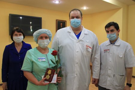 «За особый вклад в борьбу с коронавирусом»:  награждены сотрудники ОКБ Ханты-Мансийска